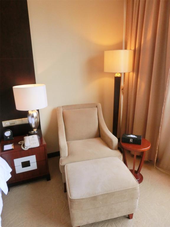Yue Xiu Hotel Canton Chambre photo