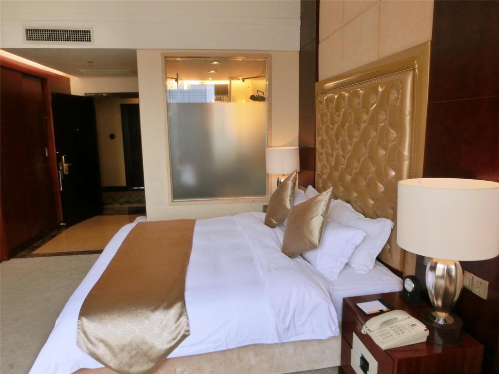 Yue Xiu Hotel Canton Chambre photo